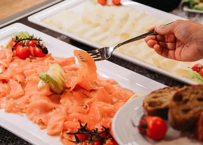 Отель Hotel-restaurant Grambacher I Free Parking I Self Check-in 4*