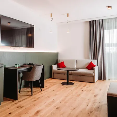 Hotel-restaurant Grambacher I Free Parking I Self Check-in Hotel Graz