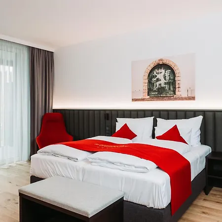 Отель Hotel-restaurant Grambacher I Free Parking I Self Check-in Грац