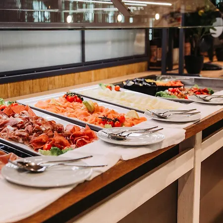 Hotel-restaurant Grambacher I Free Parking I Self Check-in Грац